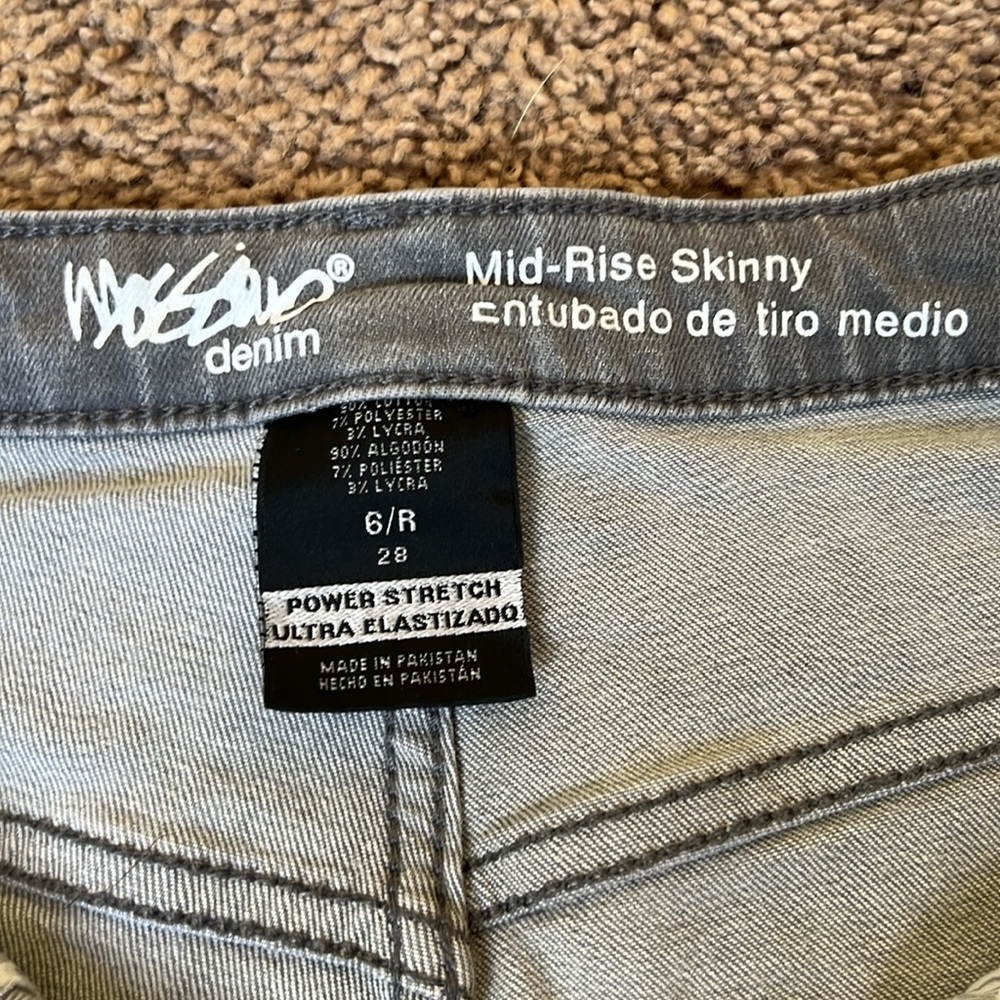 Mission jeans